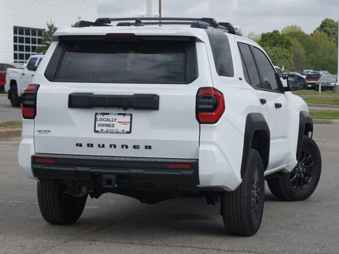 Used 2025 Toyota 4Runner SR5 image 27