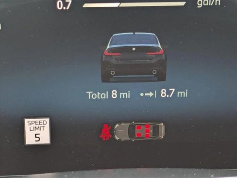 Used 2025 BMW 330i Sedan w/ Premium Package image 10