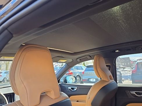 Certified 2023 Volvo XC60 T8 Ultimate w/ Protection Package Premier image 17