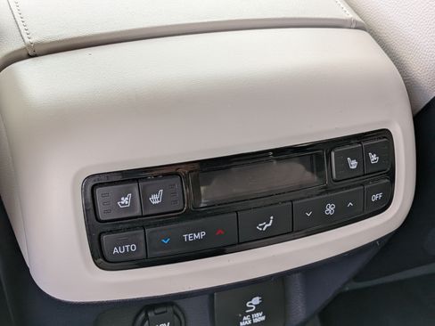Used 2023 Hyundai Palisade Limited FWD image 17