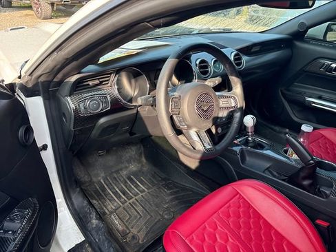 Used 2017 Ford Mustang GT w/ GT Performance Package RWD image 9