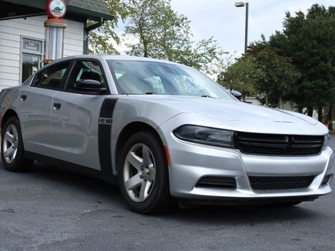 Used 2019 Dodge Charger Police RWD image 4