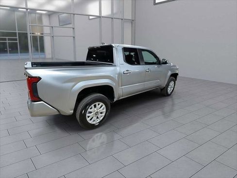 Certified 2025 Toyota Tacoma SR5 image 8