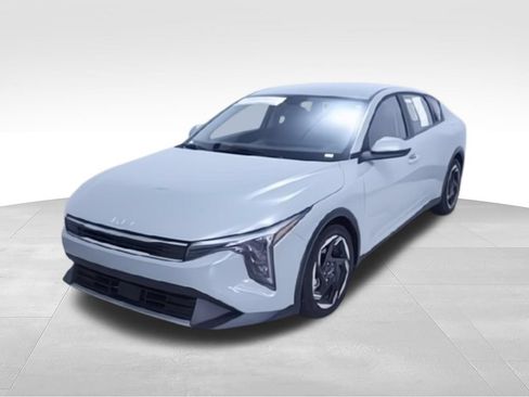 Used 2025 Kia K4 EX FWD image 3