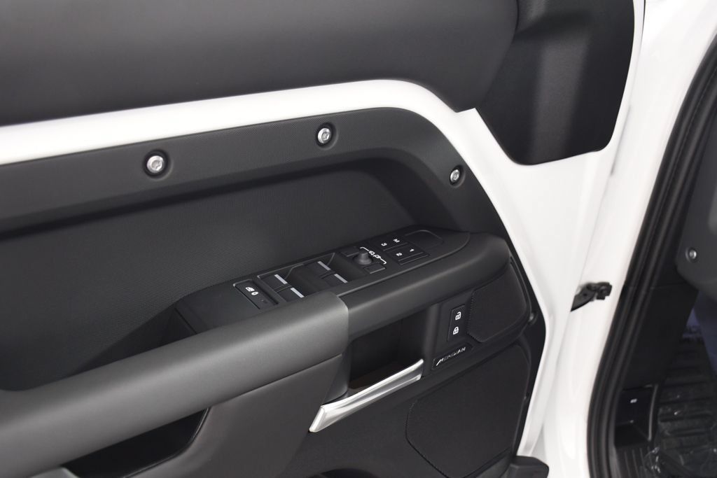 New 2026 Land Rover Defender 110 S AWD/4WD image 15