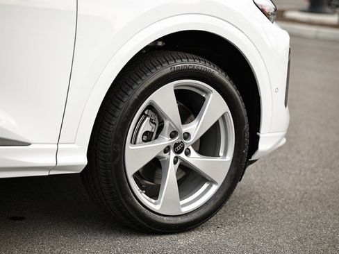 New 2025 Audi Q5 Premium Plus image 5