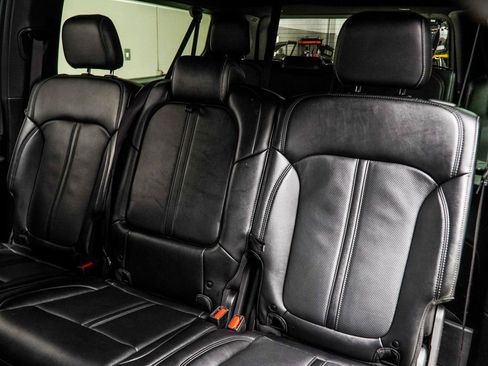 Used 2024 Jeep Wagoneer L Series II w/ Flexible Seating Group AWD/4WD image 37