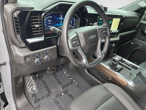 Used 2025 Chevrolet Silverado 1500 RST w/ Convenience Package II AWD/4WD image 9
