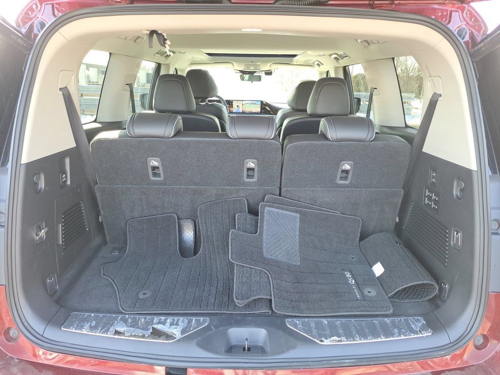 Used 2025 INFINITI QX80 Sensory AWD/4WD image 23