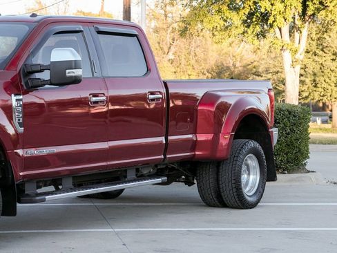Used 2018 Ford F350 XLT w/ XLT Premium Package image 6