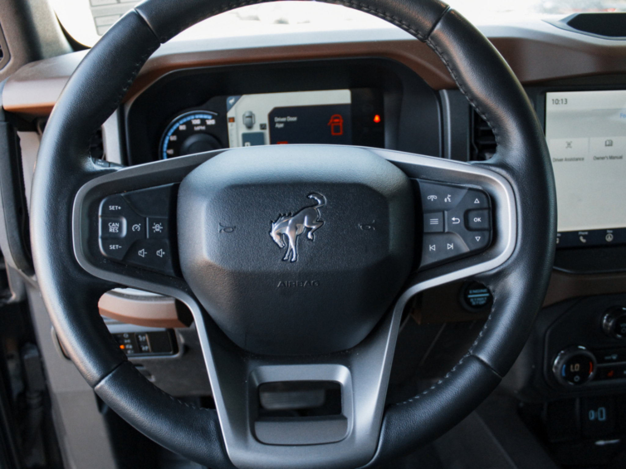 Used 2024 Ford Bronco Outer Banks AWD/4WD image 10