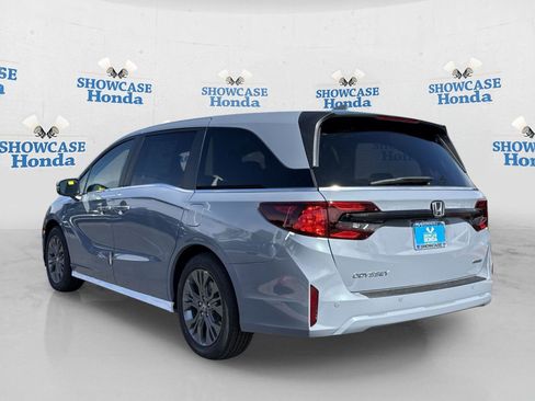 New 2026 Honda Odyssey Touring image 2