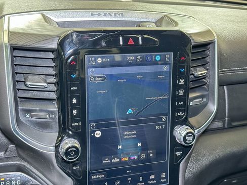 Used 2023 RAM 1500 Laramie AWD/4WD image 37