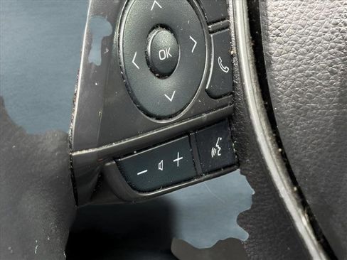 Used 2024 Toyota Corolla Cross XLE image 21