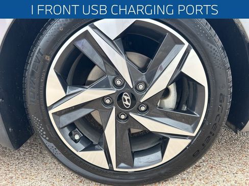 Used 2022 Hyundai Elantra Limited image 14