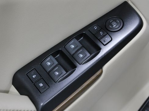 Used 2019 GMC Yukon XL Denali w/ Denali Ultimate Package AWD/4WD image 7
