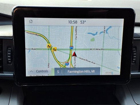 Used 2024 Ford Explorer XLT w/ Equipment Group 202A image 16