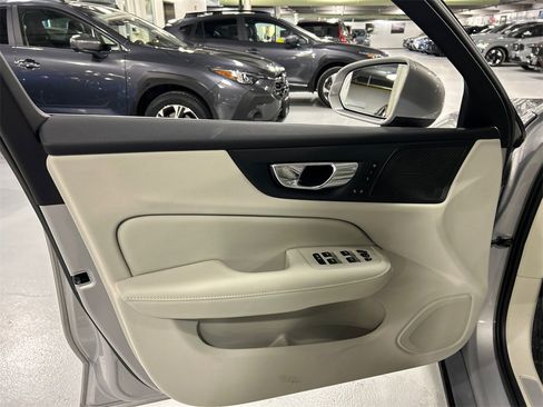 Certified 2023 Volvo S60 T8 Ultimate image 9