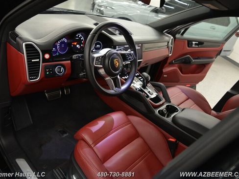 Used 2021 Porsche Cayenne S image 12