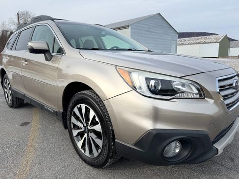 Used 2015 Subaru Outback 2.5i Limited image 2