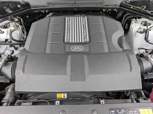 New 2025 Land Rover Defender 110 X-Dynamic SE image 18