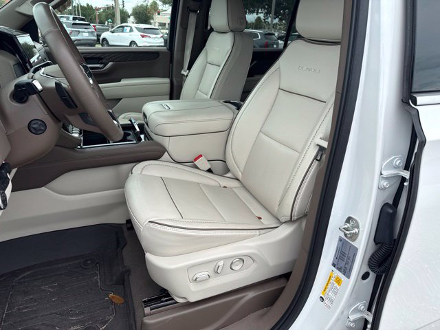 Used 2025 GMC Yukon XL Denali w/ Sun & Power Step Package AWD/4WD image 28