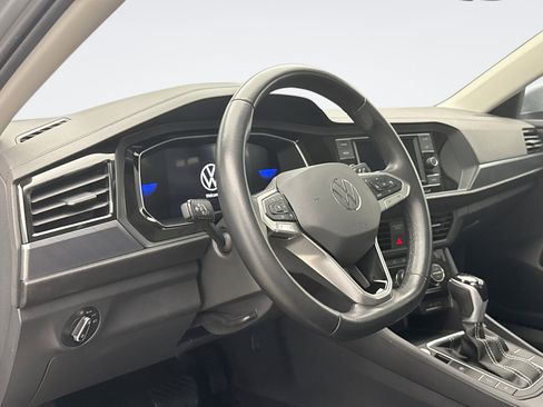 Used 2023 Volkswagen Jetta SE w/ Panoramic Sunroof Package FWD image 7