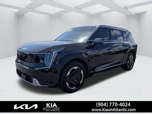 Used 2024 Kia EV9 Land image 7