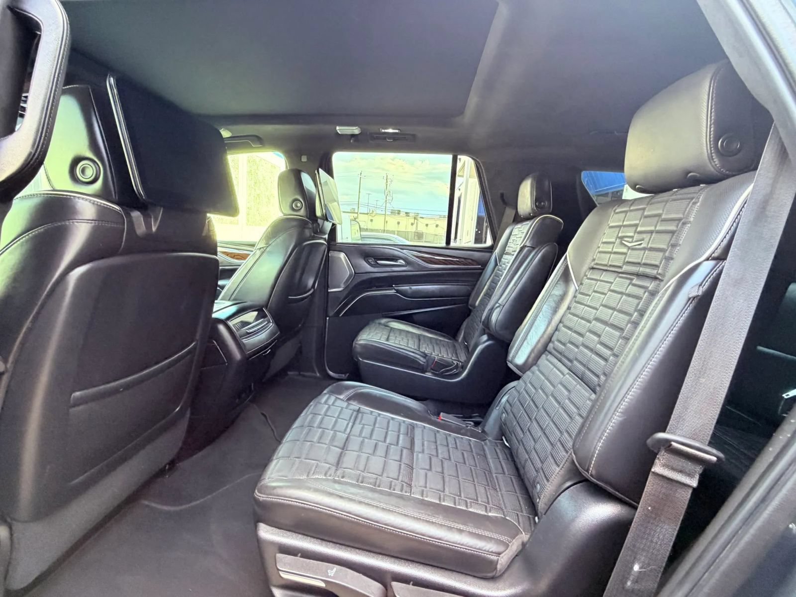 Used 2021 Cadillac Escalade Sport Platinum AWD/4WD image 18