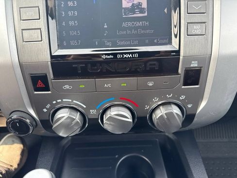 Used 2019 Toyota Tundra SR5 AWD/4WD image 10