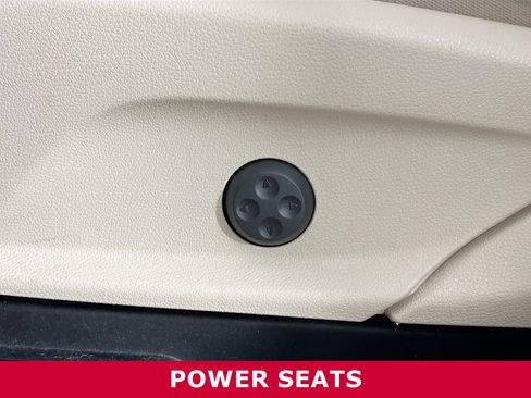 Used 2022 Mercedes-Benz GLC 300 image 4