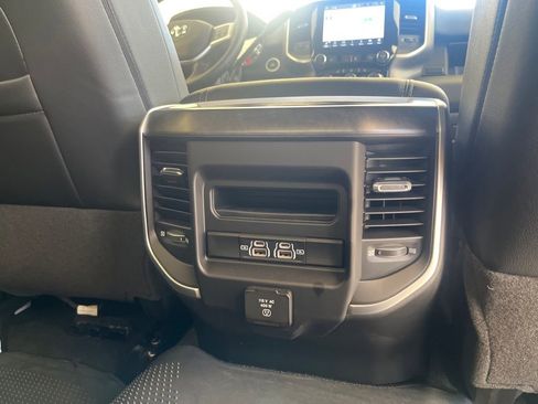 New 2022 RAM 2500 Big Horn w/ Level C Equiment Group image 28