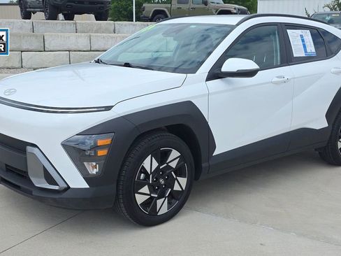 Used 2025 Hyundai Kona SEL FWD image 1