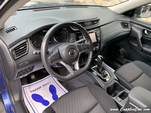 Used 2020 Nissan Rogue SV AWD/4WD image 5