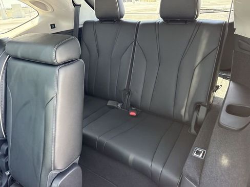 Used 2023 Acura MDX SH-AWD w/ Advance Package image 24