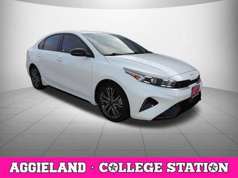 Used 2022 Kia Forte GT-Line w/ GT-Line Premium Package FWD image 3