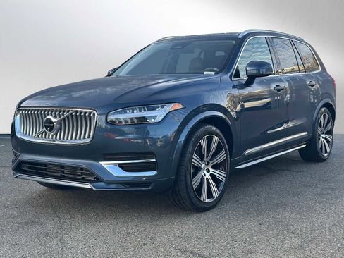 Certified 2024 Volvo XC90 T8 Ultimate w/ Protection Package Premier image 7