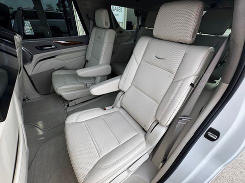 Used 2024 Cadillac Escalade Sport Platinum w/ LPO, ONYX Package AWD/4WD image 43