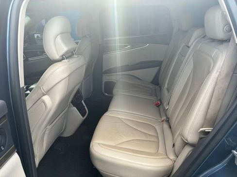 Used 2019 Lincoln Nautilus Reserve AWD/4WD image 12