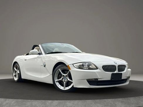 Used 2006 BMW Z4 3.0si RWD image 2