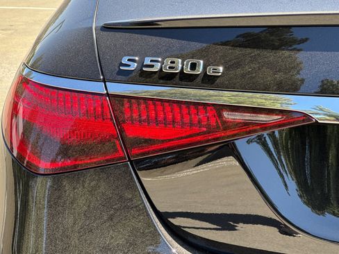 New 2025 Mercedes-Benz S 580e 4MATIC Sedan image 8