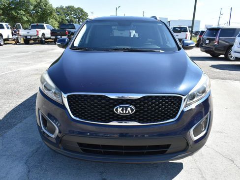 Used 2016 Kia Sorento FWD image 3
