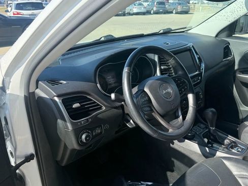 Used 2019 Jeep Cherokee Limited w/ Technology Group image 11