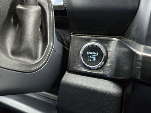 Used 2023 Ford F350 Lariat w/ Chrome Package image 23