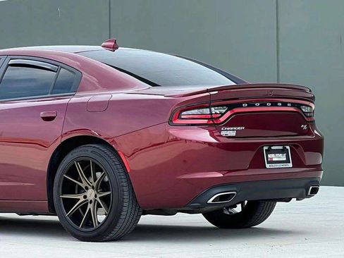 Used 2017 Dodge Charger R/T RWD image 29