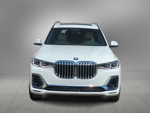 Certified 2022 BMW X7 xDrive40i w/ Executive Package image 3