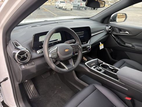 New 2026 Chevrolet Equinox LT w/ Convenience Package II image 11