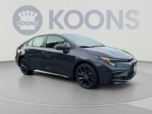Used 2026 Toyota Corolla SE w/ SE Premium Package FWD image 2