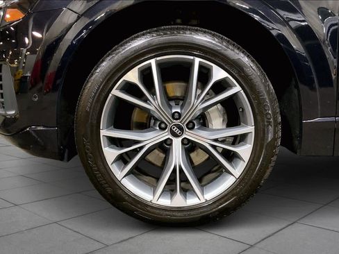 Used 2021 Audi Q8 Premium w/ Black Optic Package image 10