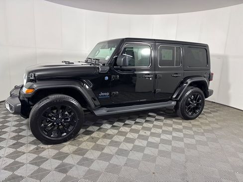 Used 2025 Jeep Wrangler Unlimited Sahara AWD/4WD image 1